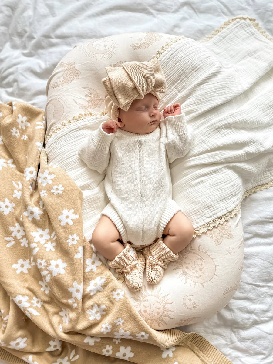 Little and fern- Daisy Knit Border Blanket including Top Knot | Wheat + Milk